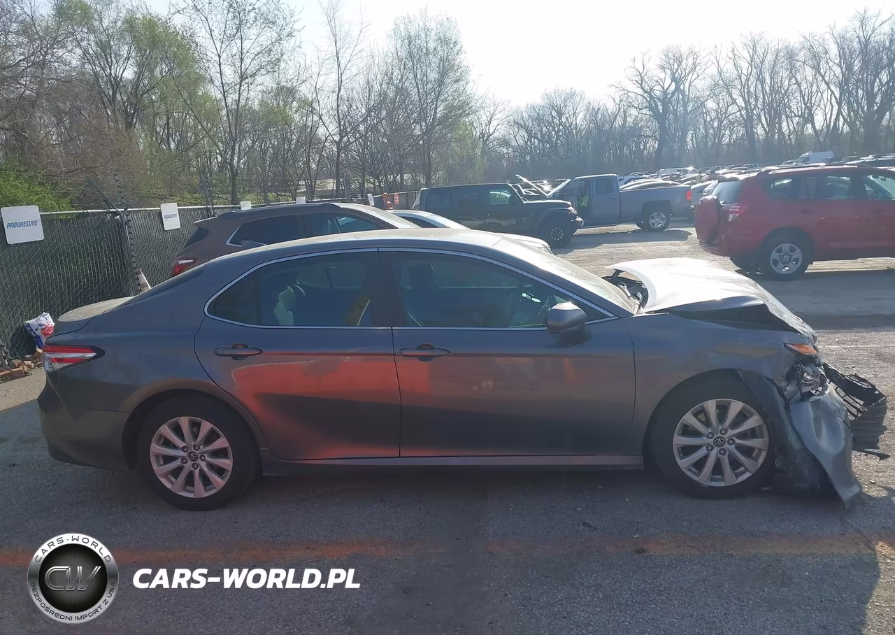 2019 Toyota Camry Le VIN:4T1B11HK2KU202993 - 13