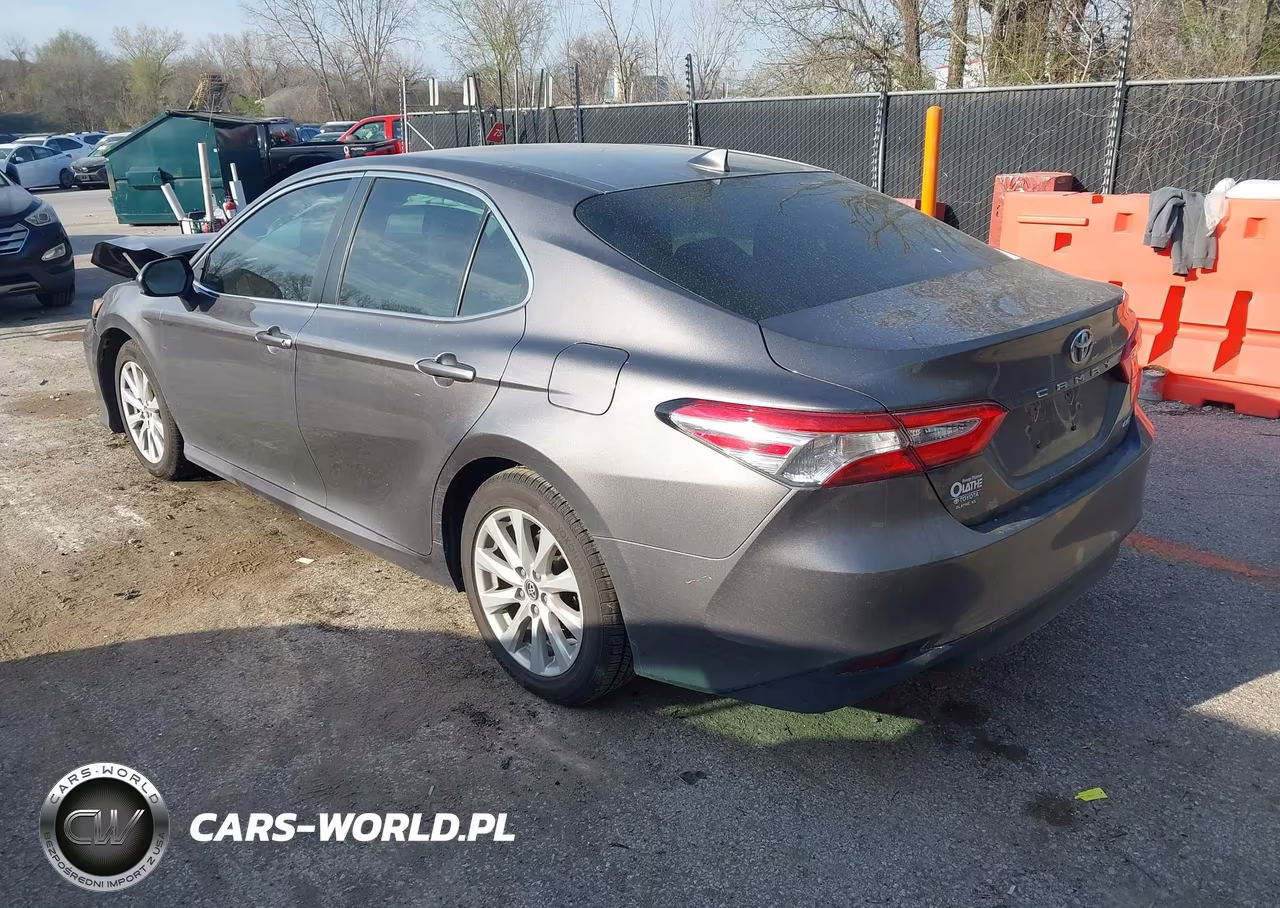 2019 Toyota Camry Le VIN:4T1B11HK2KU202993 - 3