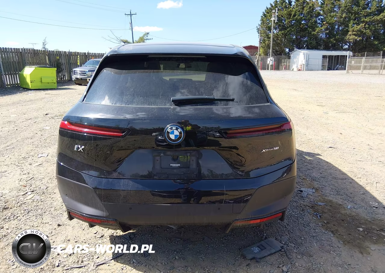 2023 BMW Ix xDrive50 VIN:WB523CF0XPCM07837 - 17