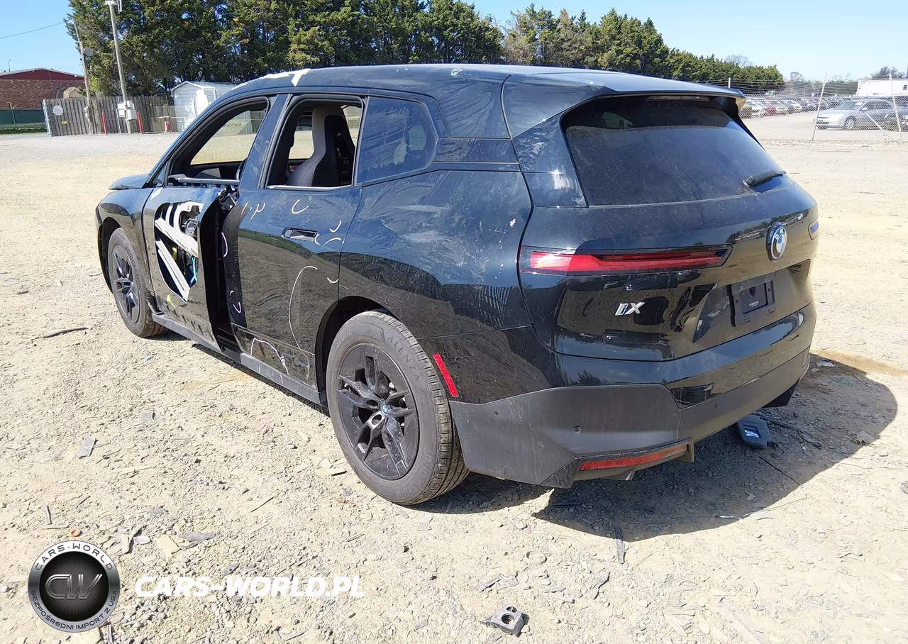 2023 BMW Ix xDrive50 VIN:WB523CF0XPCM07837 - 3