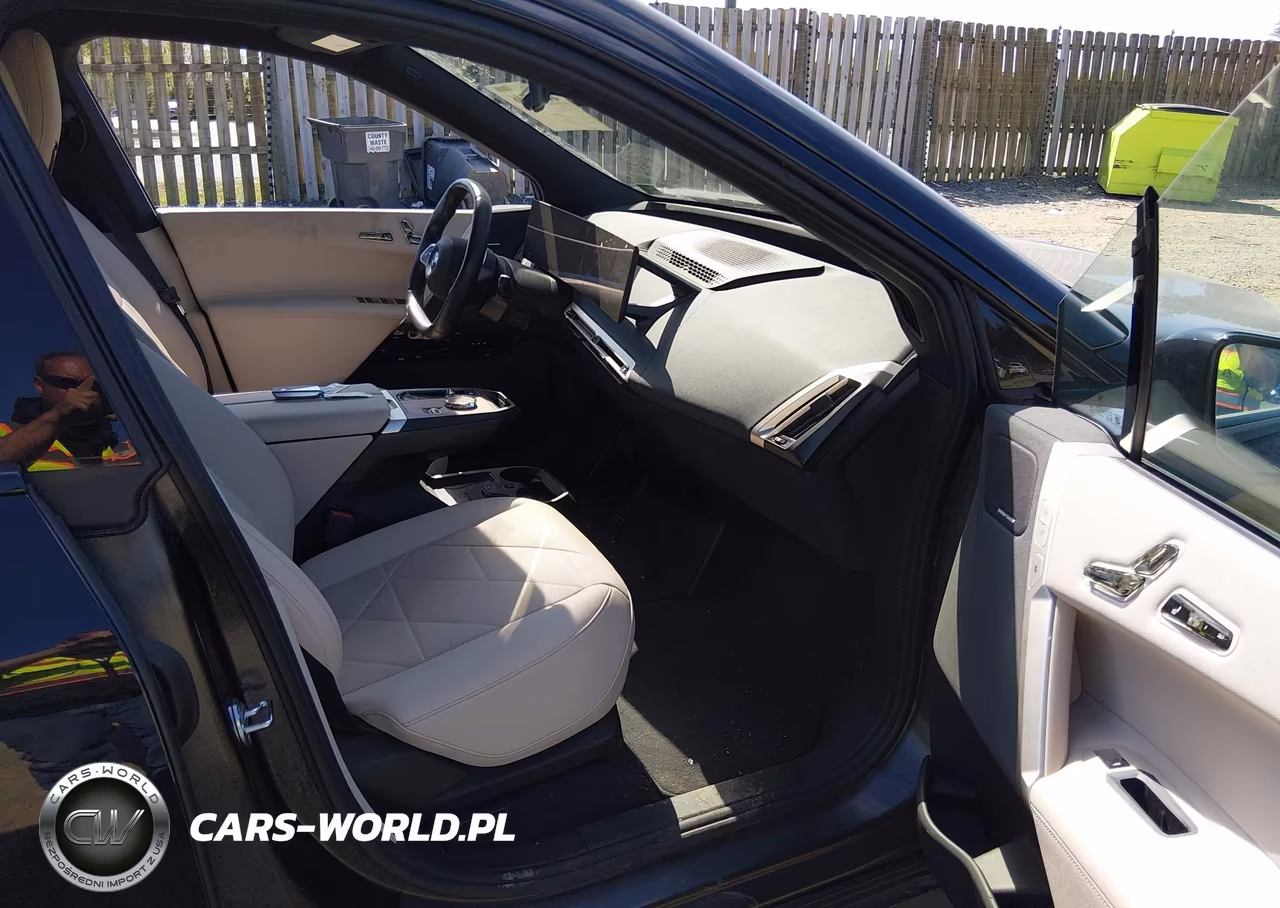 2023 BMW Ix xDrive50 VIN:WB523CF0XPCM07837 - 5