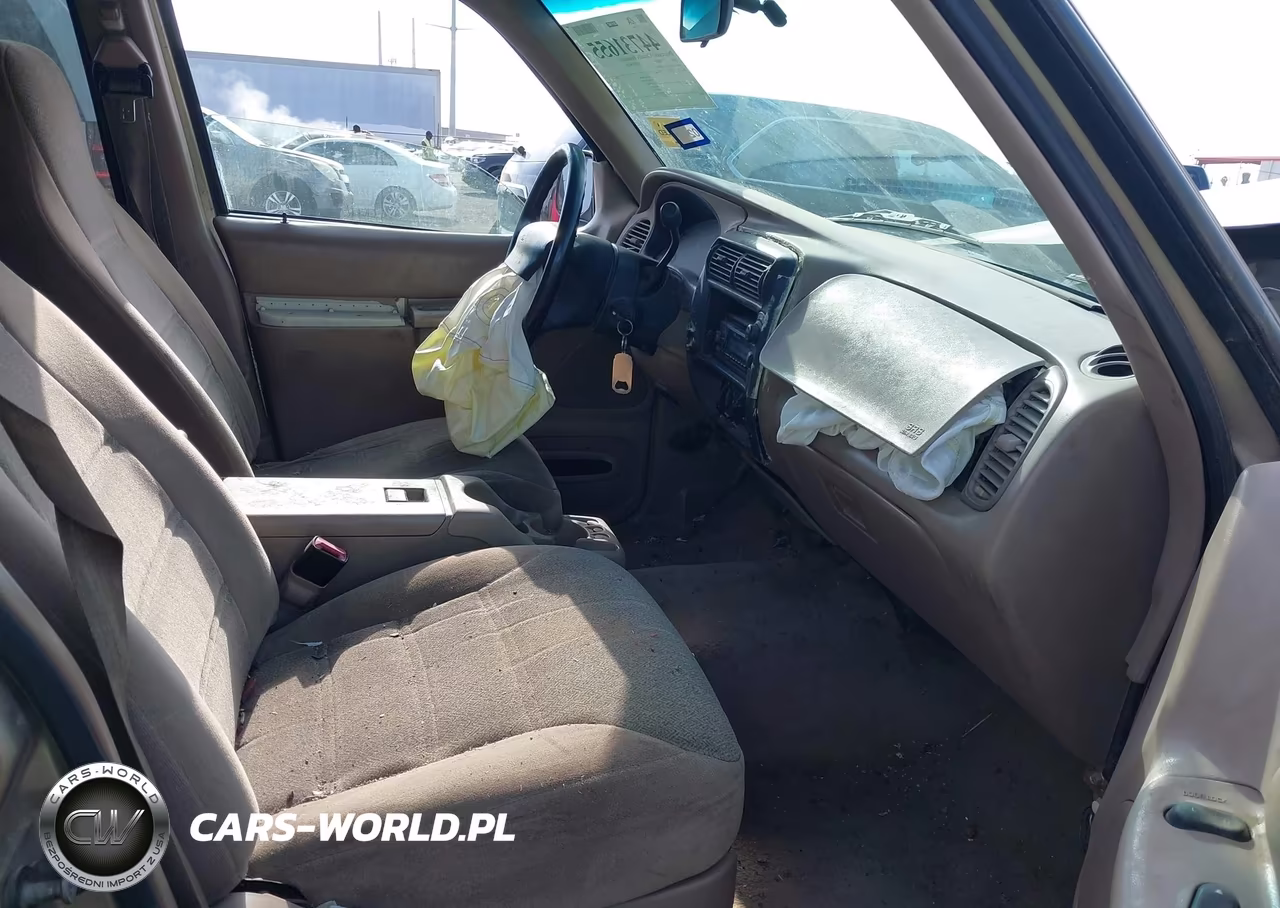 2000 Ford Explorer Xls VIN:1FMZU62X3YUA80919 - 5