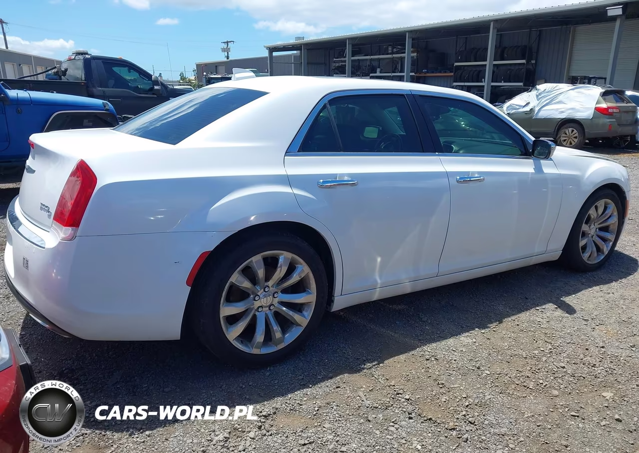 2016 Chrysler 300C VIN:2C3CCAEG8GH141554 - 4