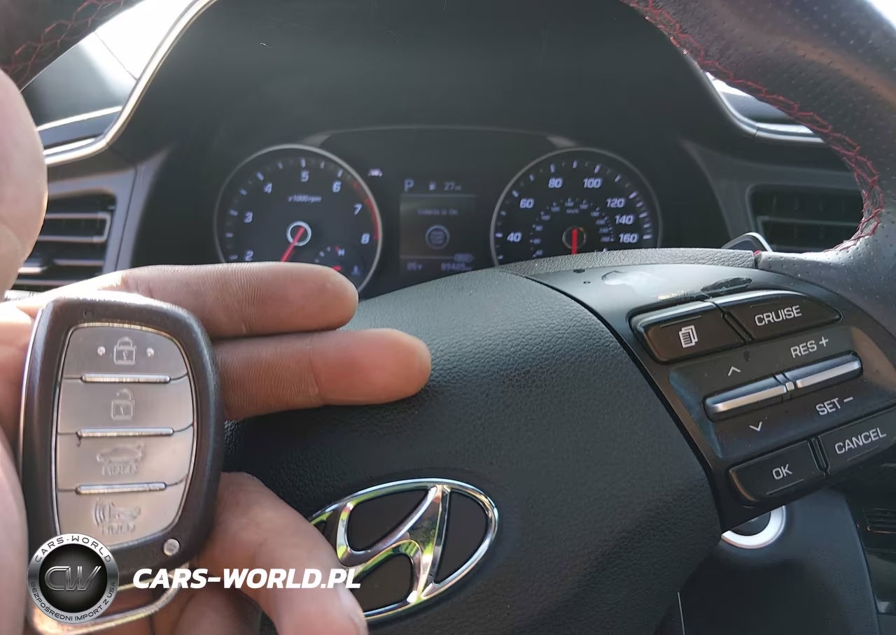 2020 Hyundai Elantra Sport VIN:KMHD04LB6LU992918 - 11