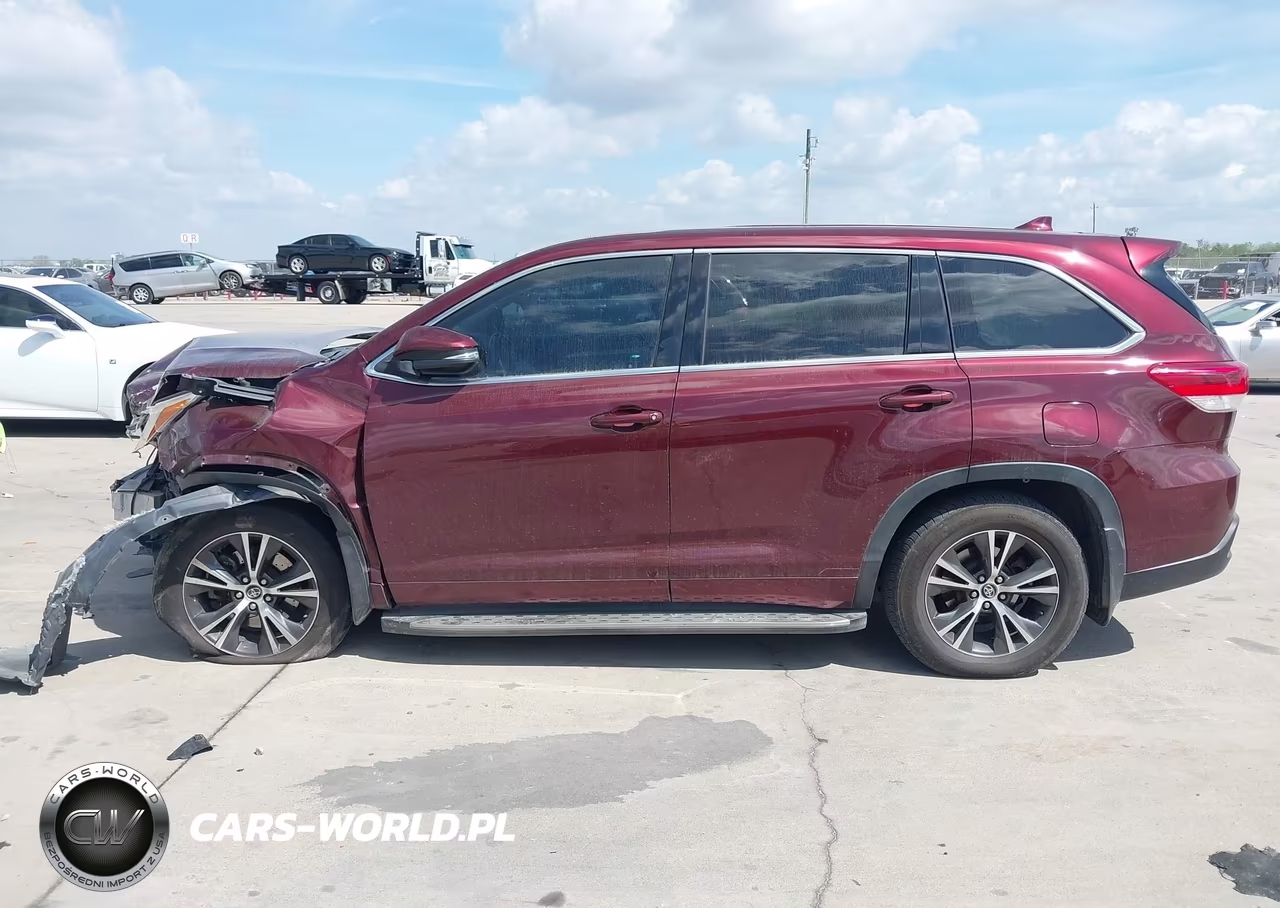 2017 Toyota Highlander Le Plus VIN:5TDZZRFH6HS201747 - 14