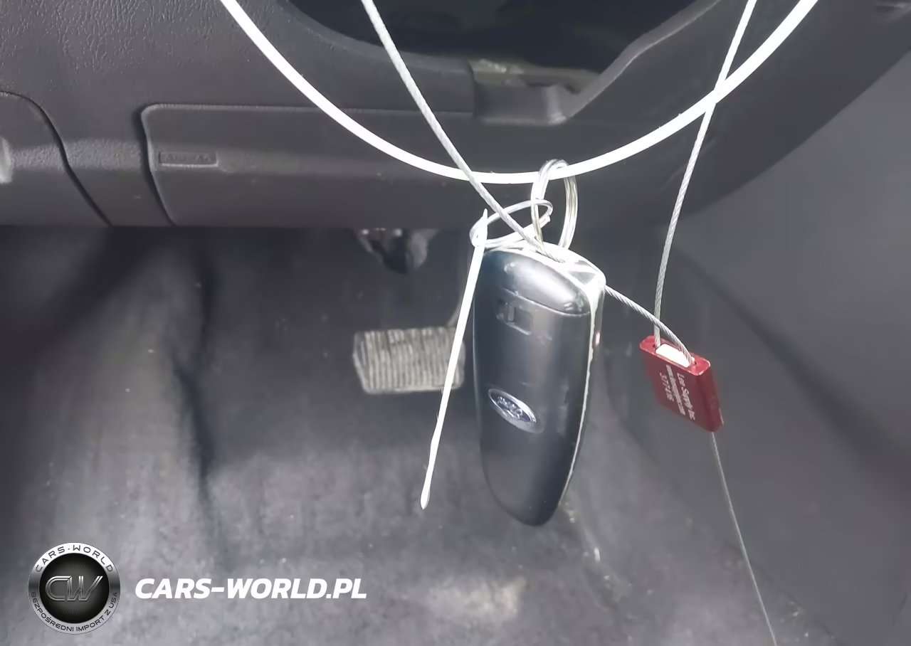 2018 Ford Focus Titanium VIN:1FADP3N29JL273209 - 11