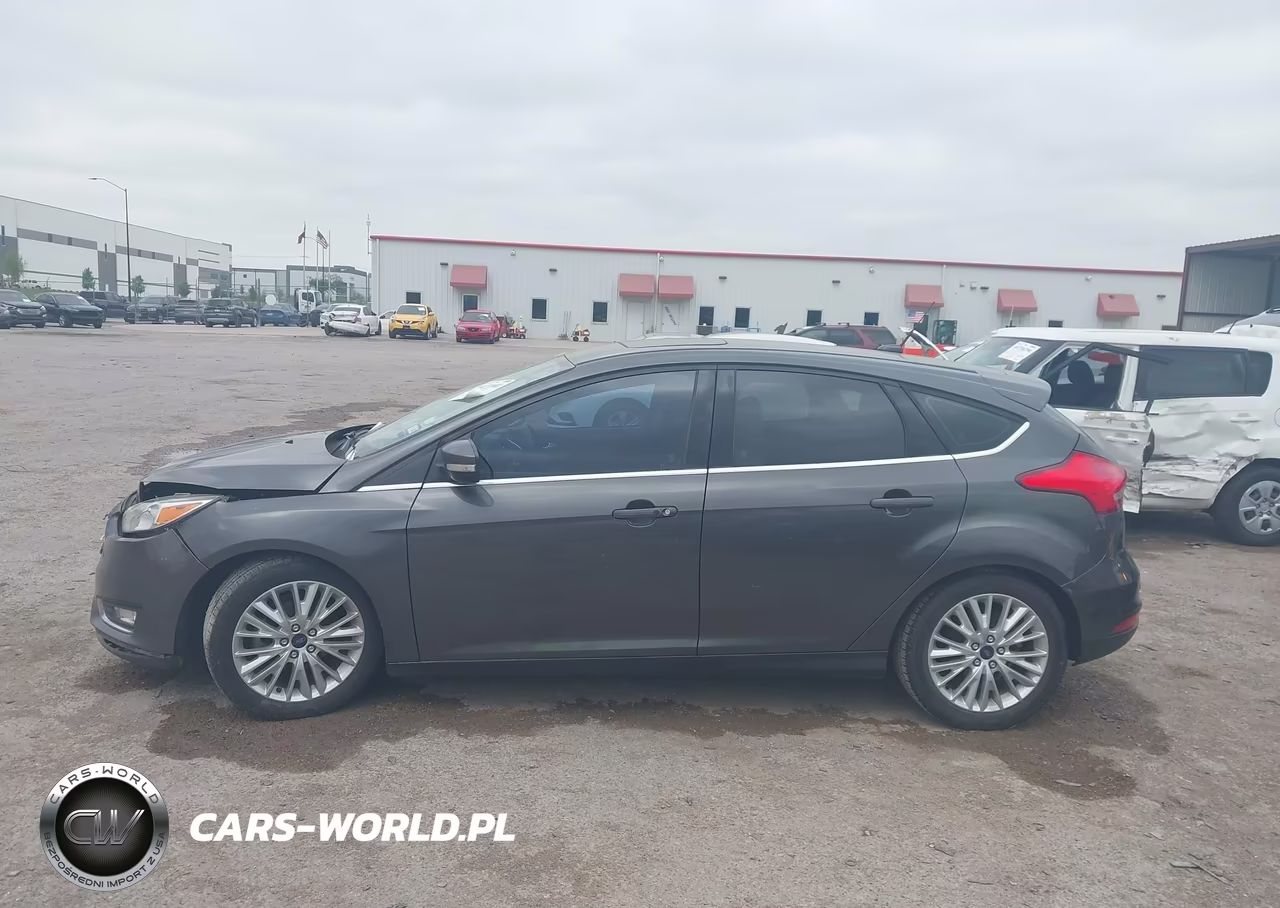 2018 Ford Focus Titanium VIN:1FADP3N29JL273209 - 14