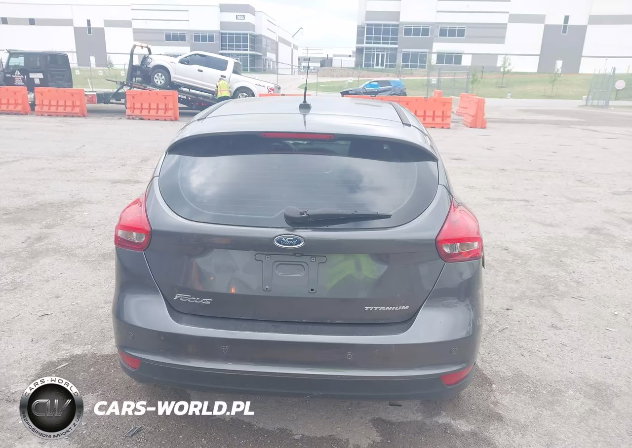 2018 Ford Focus Titanium VIN:1FADP3N29JL273209 - 16