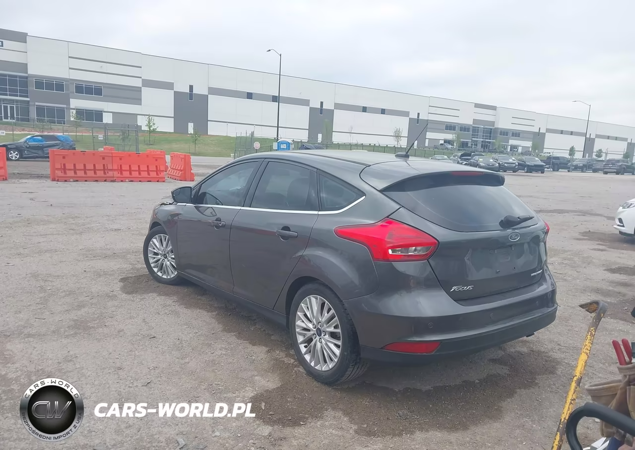 2018 Ford Focus Titanium VIN:1FADP3N29JL273209 - 3