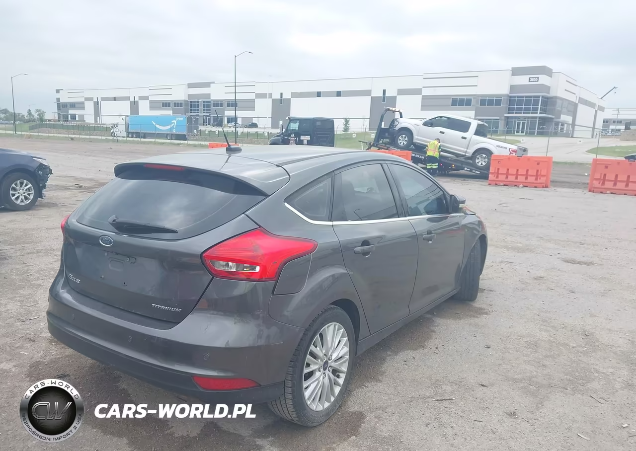 2018 Ford Focus Titanium VIN:1FADP3N29JL273209 - 4