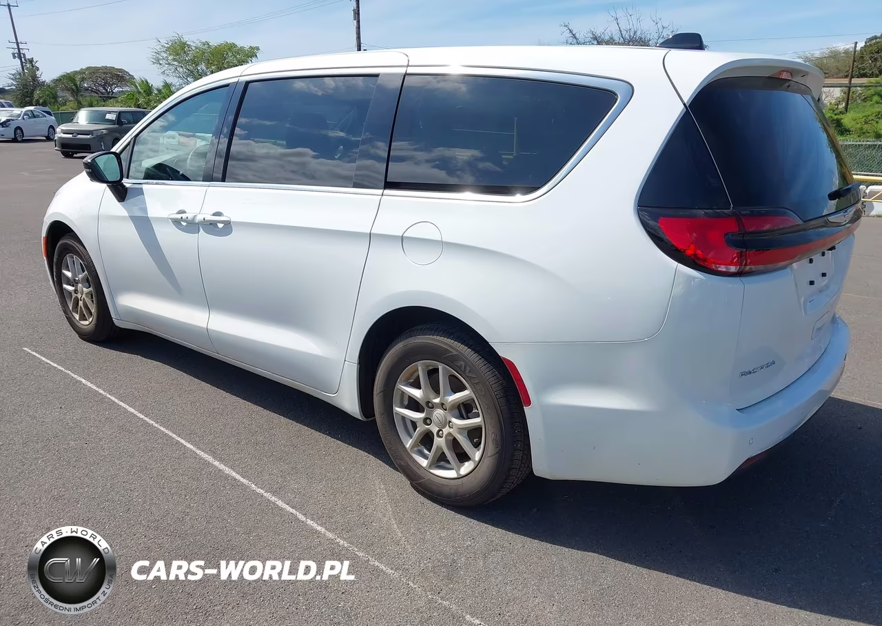 2026 Chrysler Pacifica Select VIN:2C4RC1BG2TR153665 - 3