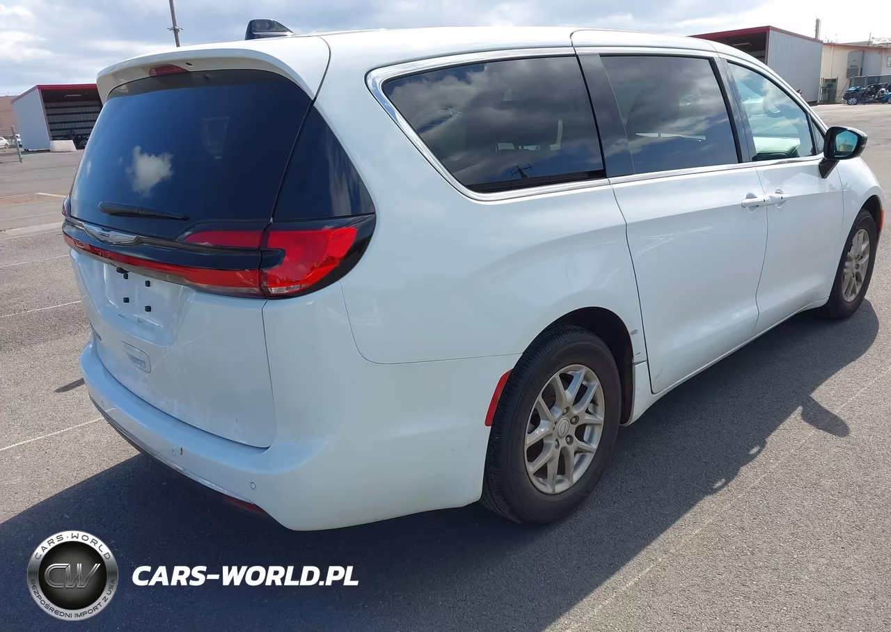 2026 Chrysler Pacifica Select VIN:2C4RC1BG2TR153665 - 4