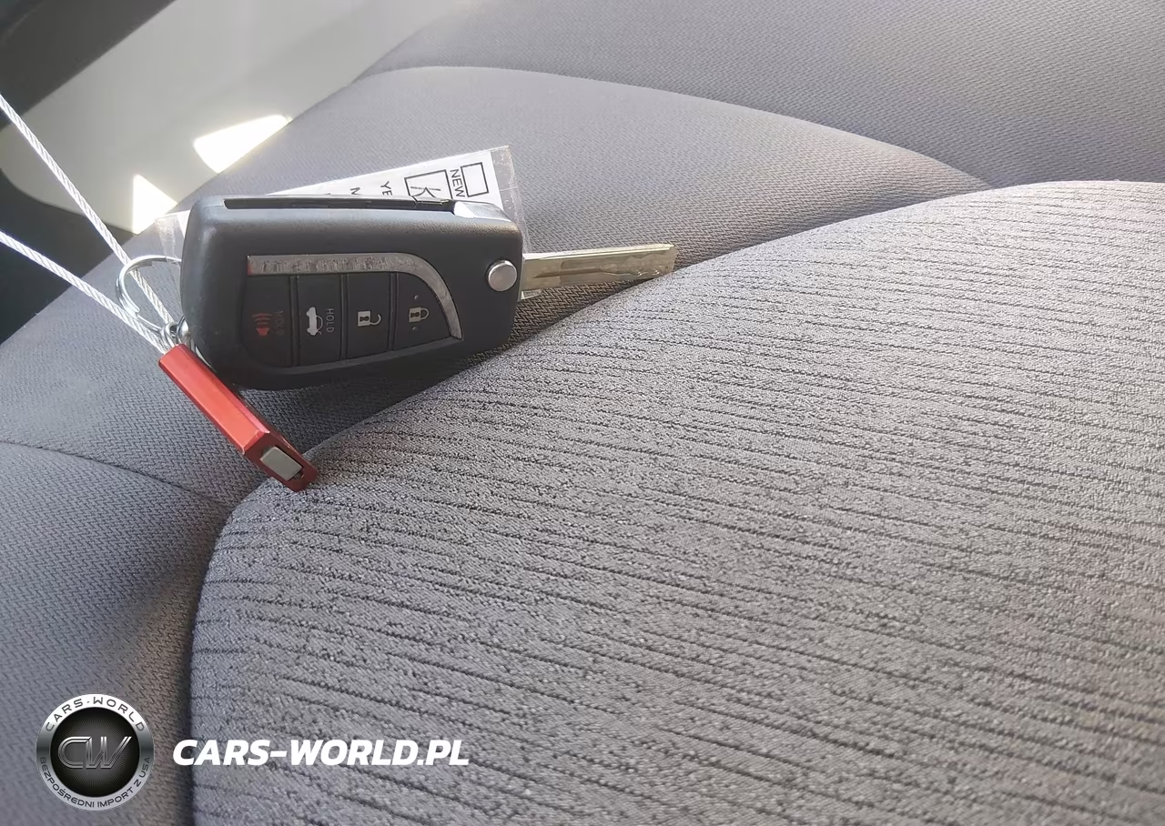 2024 Toyota Camry Le VIN:4T1C11AK2RU909407 - 11