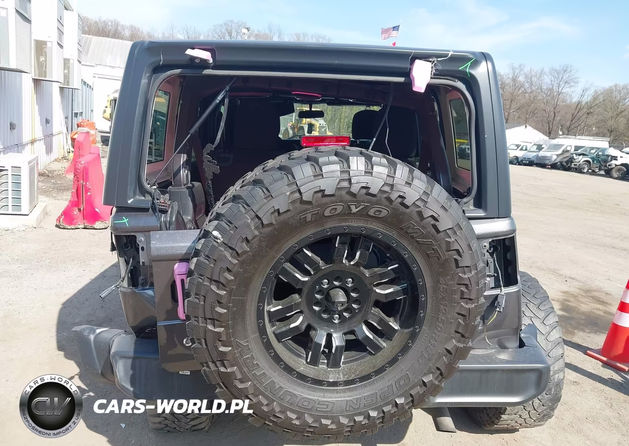 2019 Jeep Wrangler Unlimited Sahara 4X4 VIN:1C4HJXEG8KW527878 - 16