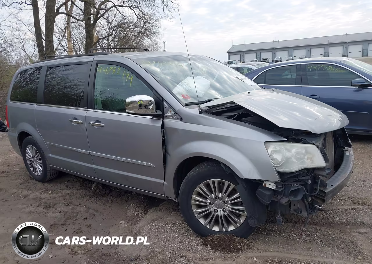 2013 Chrysler Town & Country Touring-L
