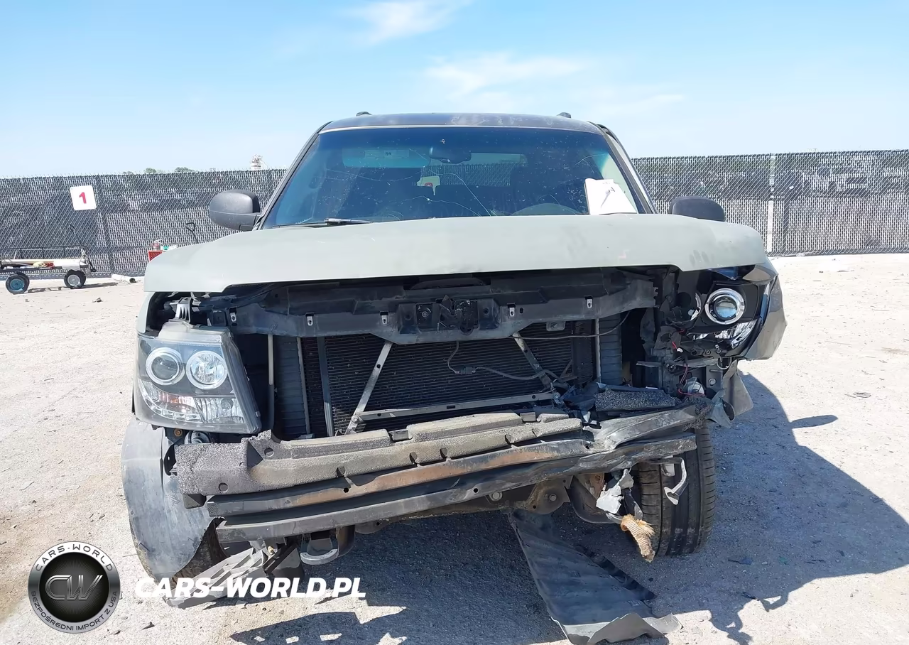 2008 Chevrolet Tahoe Ls VIN:1GNFC13088R122591 - 12