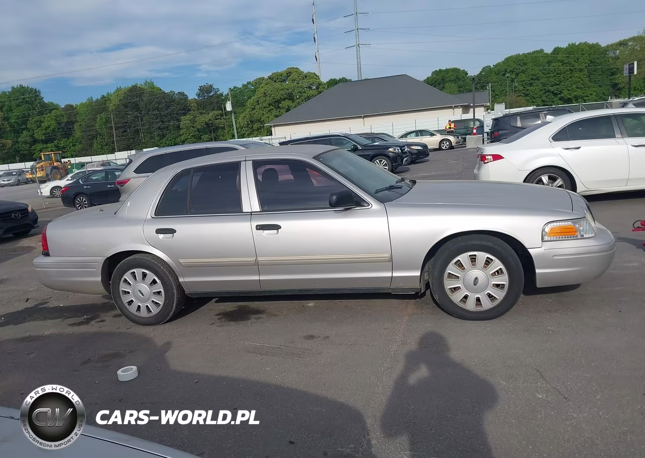 2009 Ford Crown Victoria Police-Police Interceptor VIN:2FAHP71V99X135208 - 13