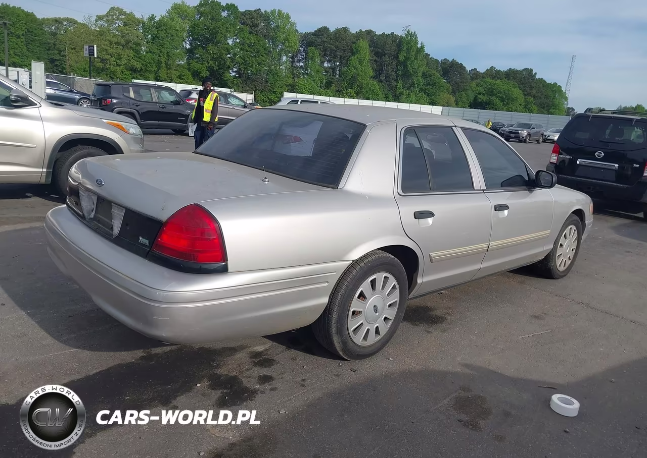 2009 Ford Crown Victoria Police-Police Interceptor VIN:2FAHP71V99X135208 - 4
