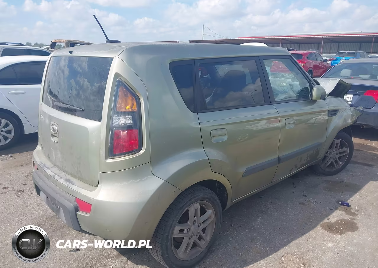 2010 Kia Soul + VIN:KNDJT2A22A7166486 - 4