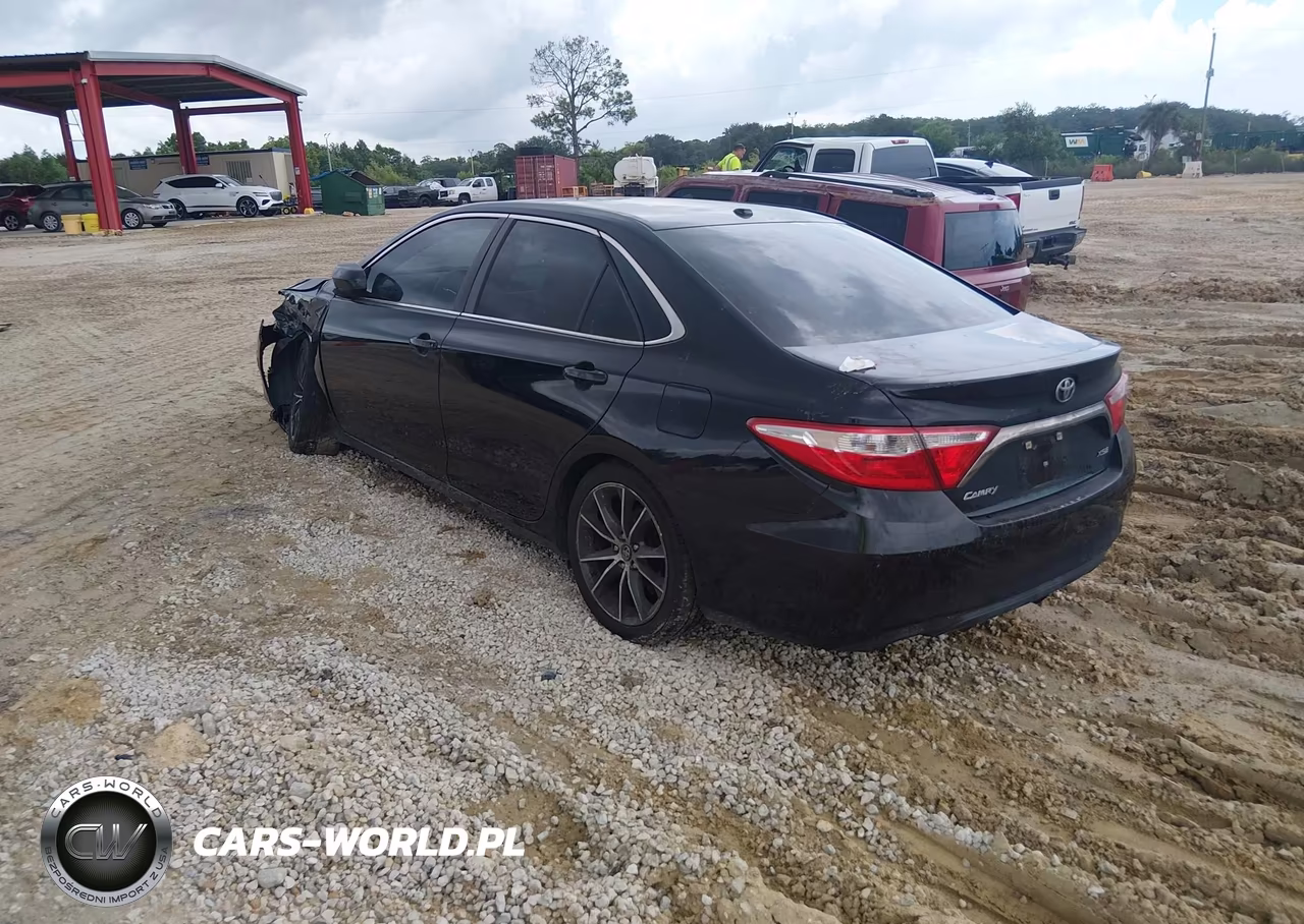 2016 Toyota Camry Xse VIN:4T1BF1FK3GU201721 - 3