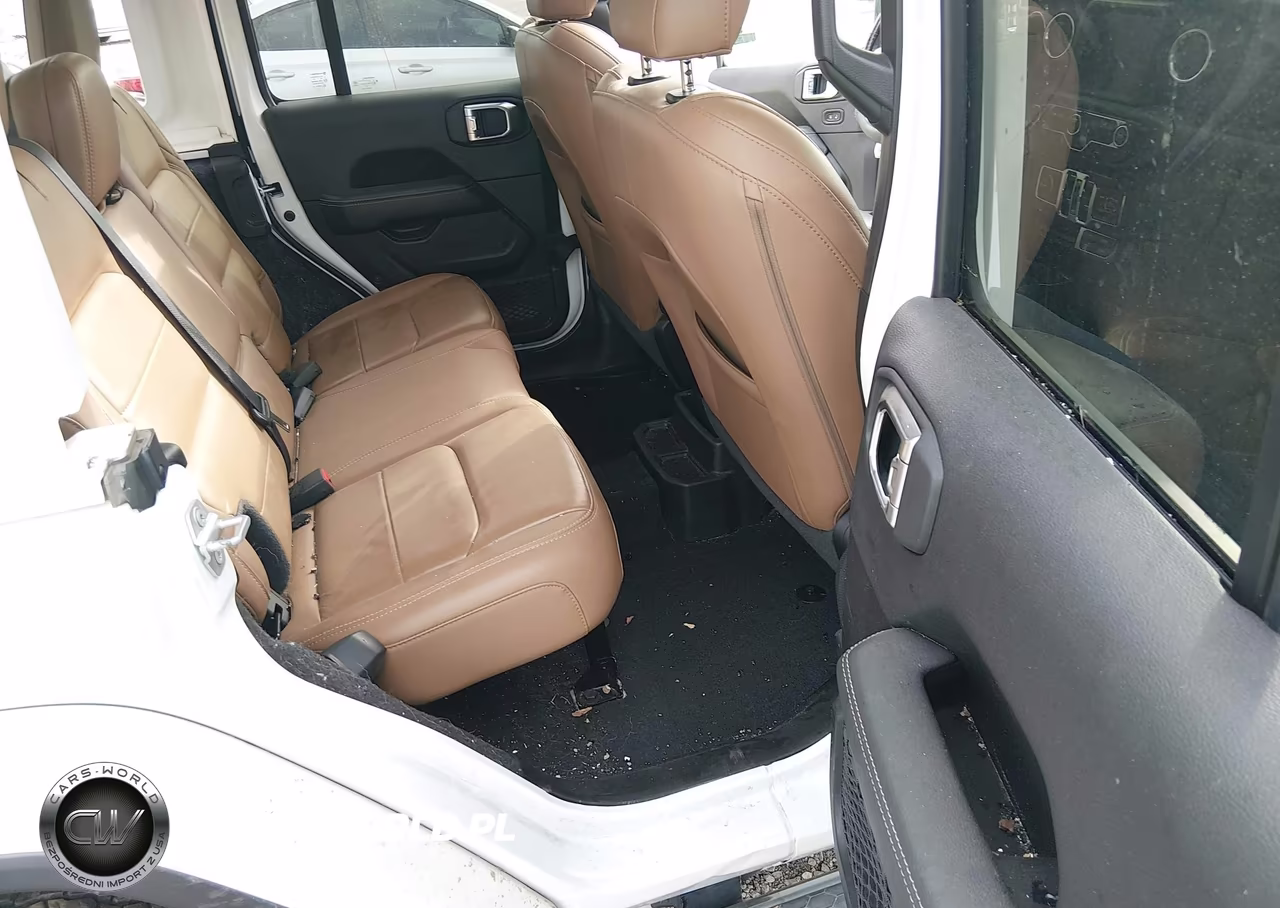2021 Jeep Wrangler Unlimited Sahara 4X4 VIN:1C4HJXEN5MW688142 - 8