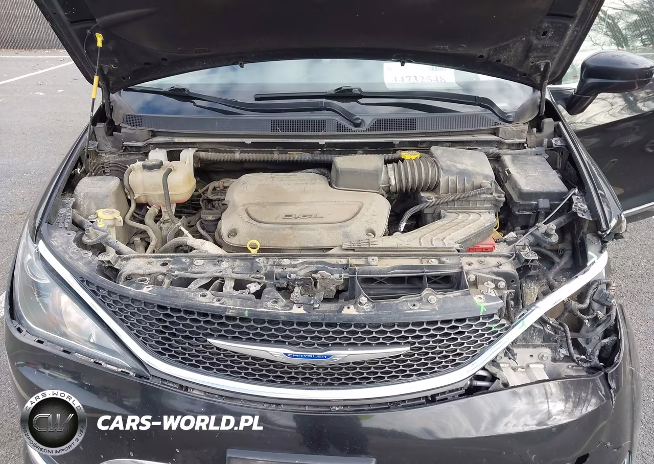 2019 Chrysler Pacifica Touring L VIN:2C4RC1BG5KR609141 - 10