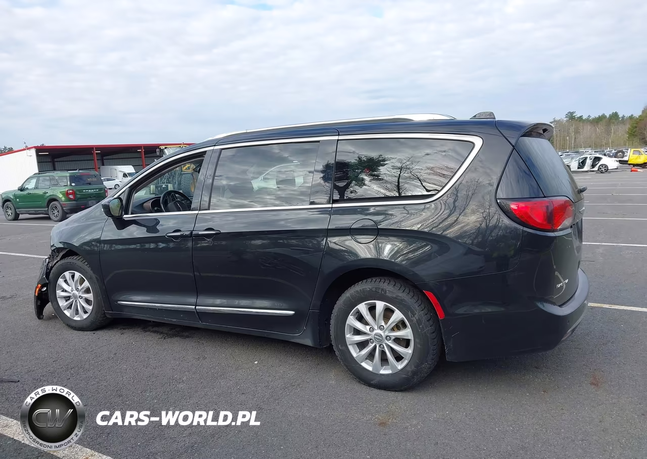 2019 Chrysler Pacifica Touring L VIN:2C4RC1BG5KR609141 - 14