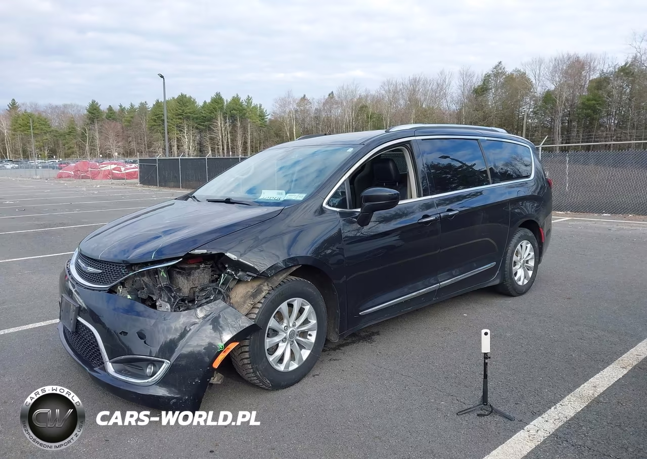 2019 Chrysler Pacifica Touring L VIN:2C4RC1BG5KR609141 - 2