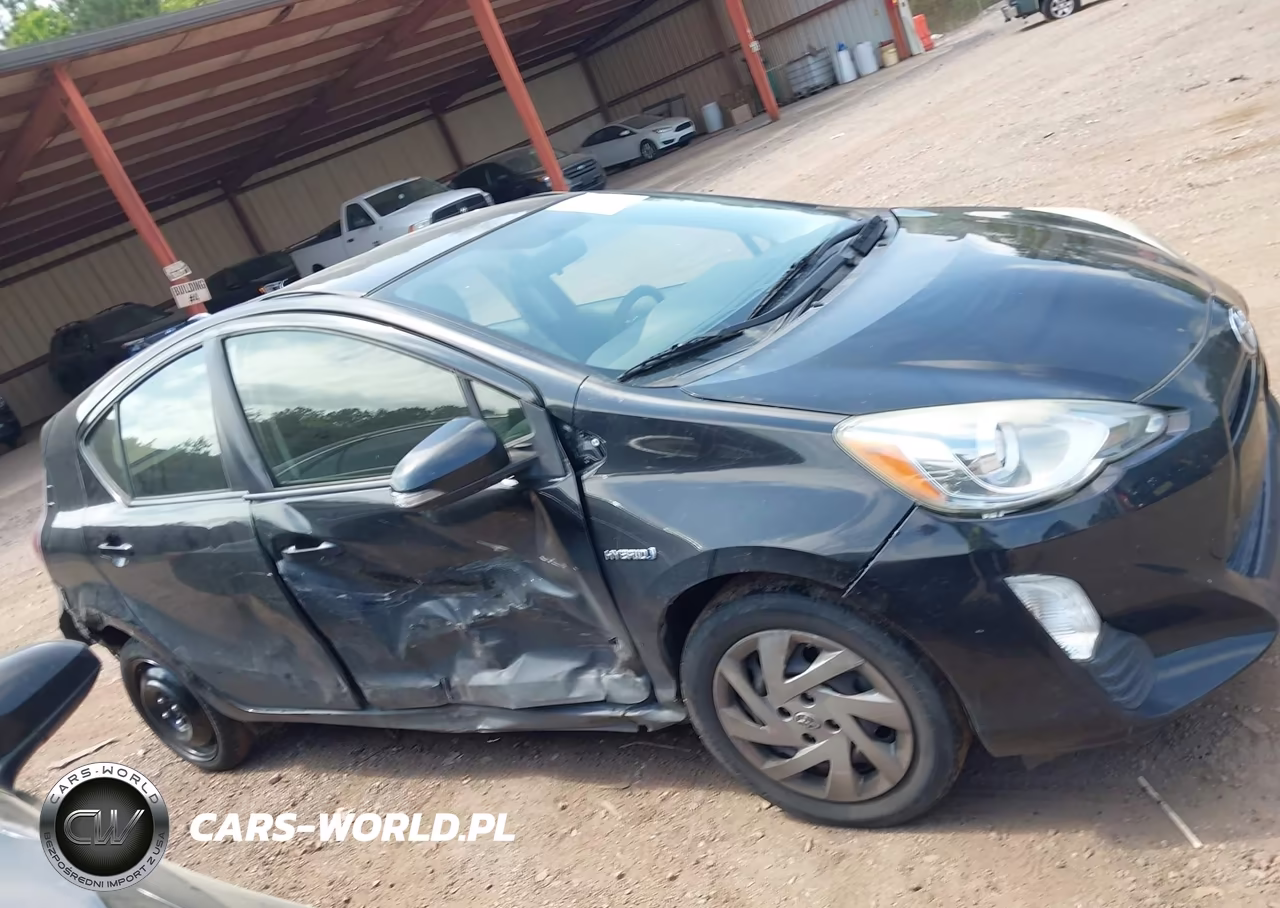 2016 Toyota Prius C Two VIN:JTDKDTB37G1124972 - 13