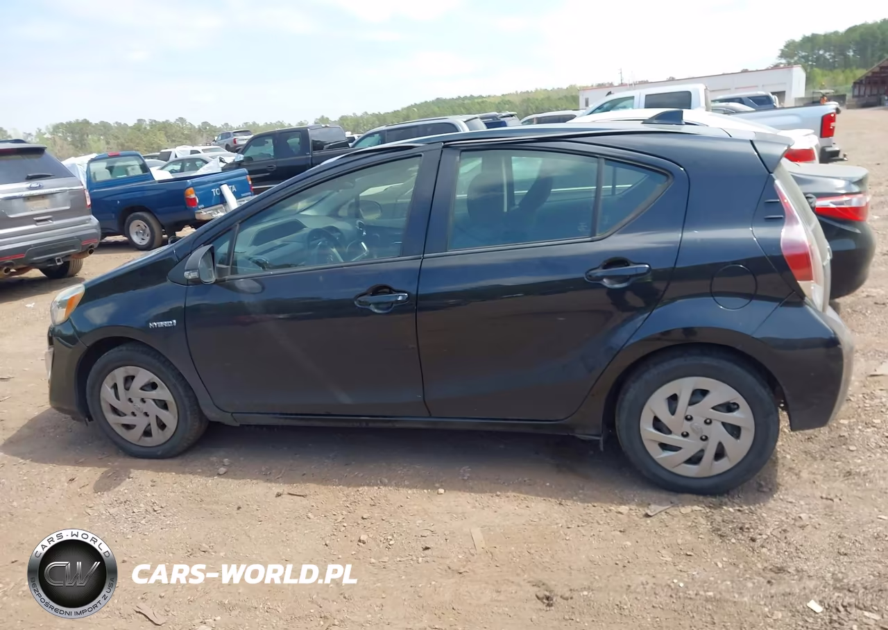 2016 Toyota Prius C Two VIN:JTDKDTB37G1124972 - 14