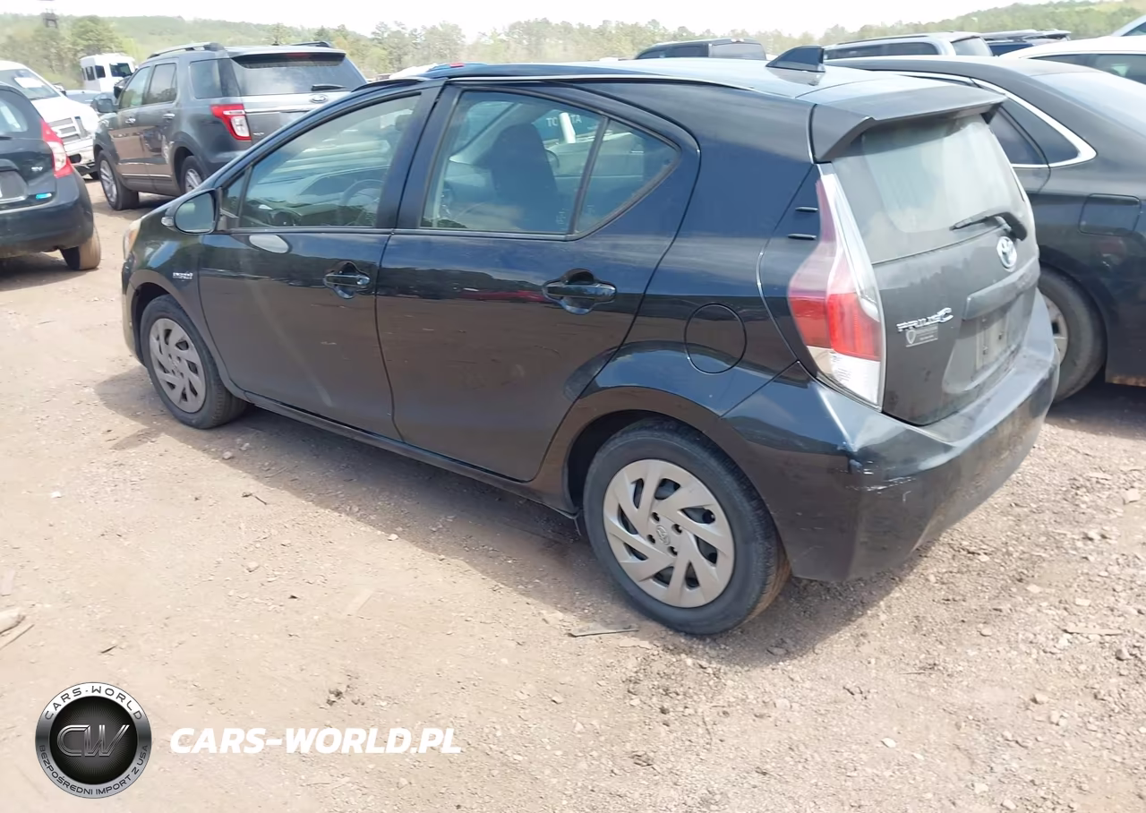 2016 Toyota Prius C Two VIN:JTDKDTB37G1124972 - 3