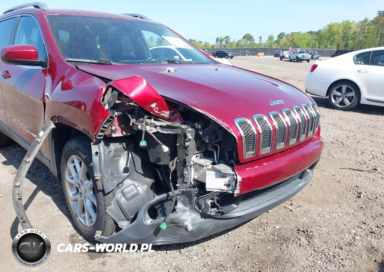 2017 Jeep Cherokee Latitude Fwd VIN:1C4PJLCBXHW572857 - 6