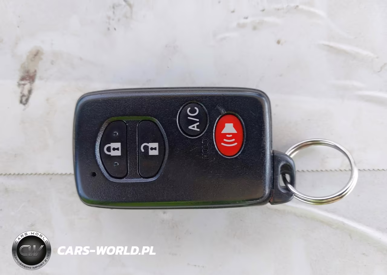 2015 Toyota Prius Two VIN:JTDKN3DU9F0411172 - 11
