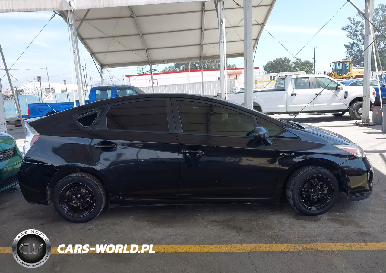 2015 Toyota Prius Two VIN:JTDKN3DU9F0411172 - 13