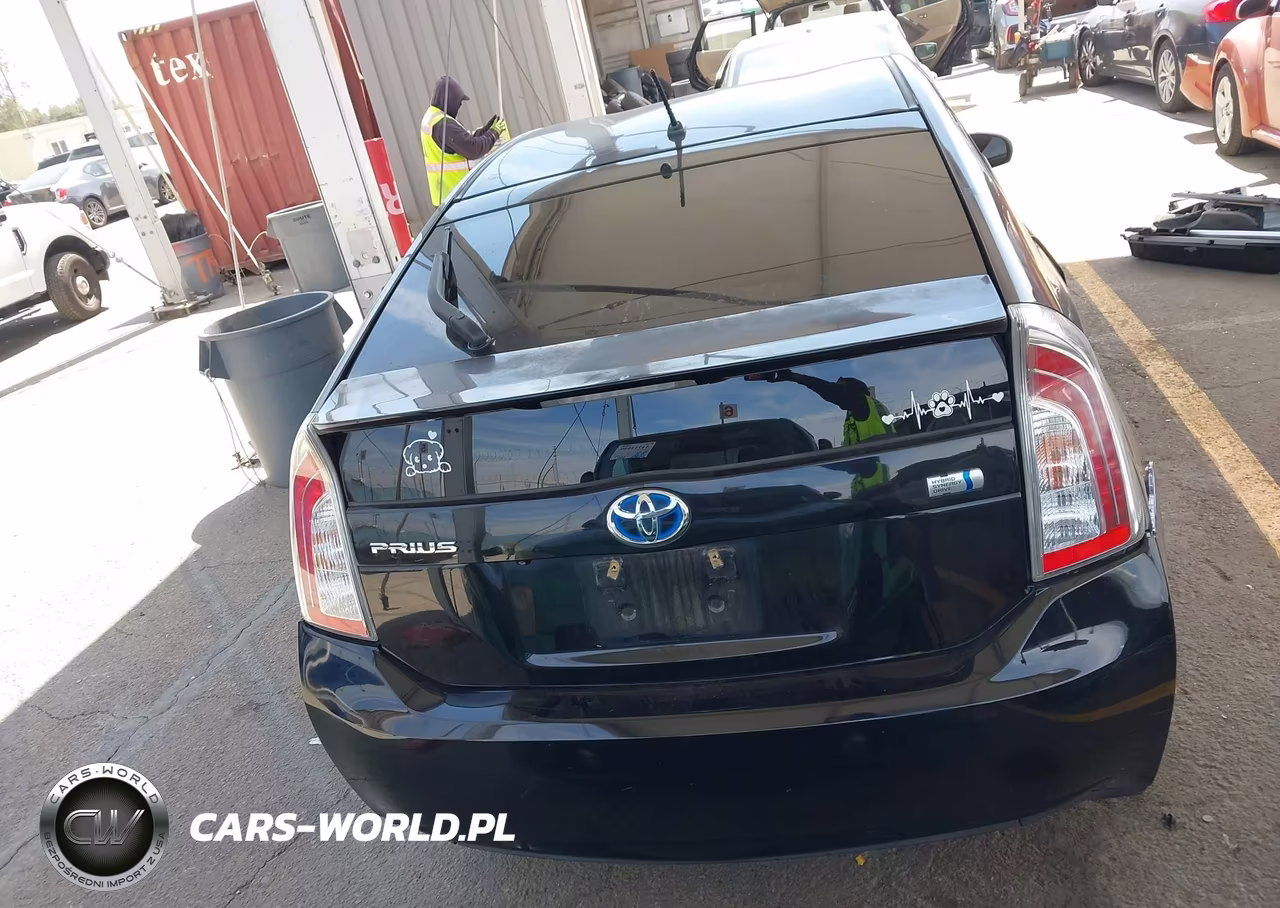 2015 Toyota Prius Two VIN:JTDKN3DU9F0411172 - 16