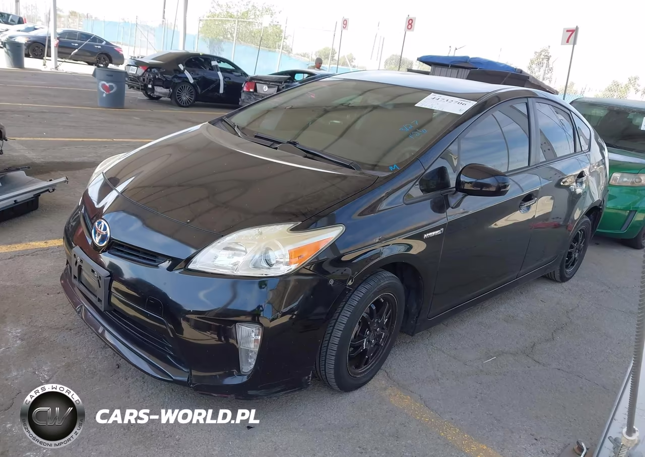 2015 Toyota Prius Two VIN:JTDKN3DU9F0411172 - 2