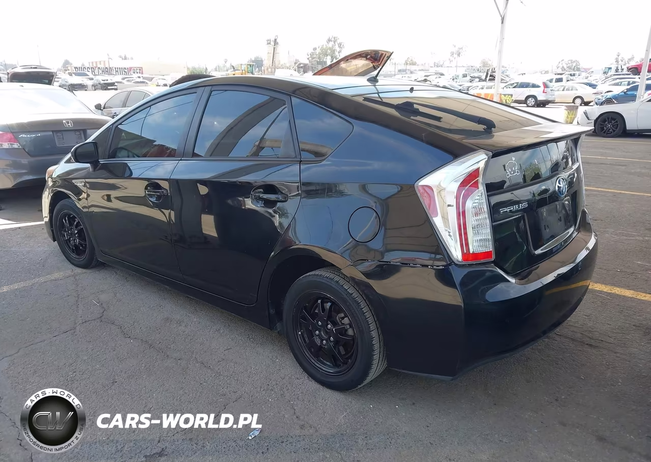 2015 Toyota Prius Two VIN:JTDKN3DU9F0411172 - 3