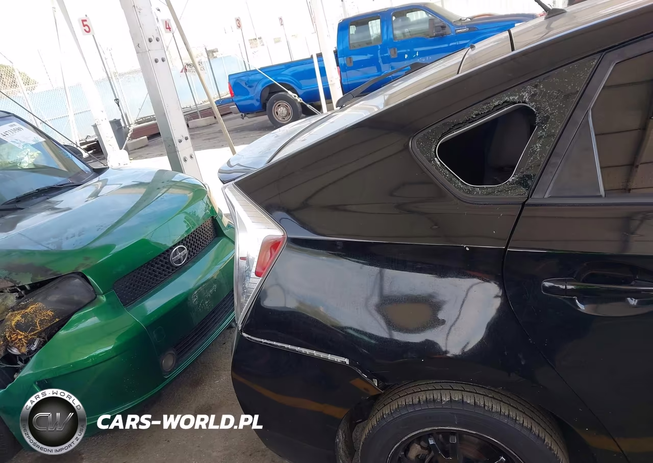 2015 Toyota Prius Two VIN:JTDKN3DU9F0411172 - 6