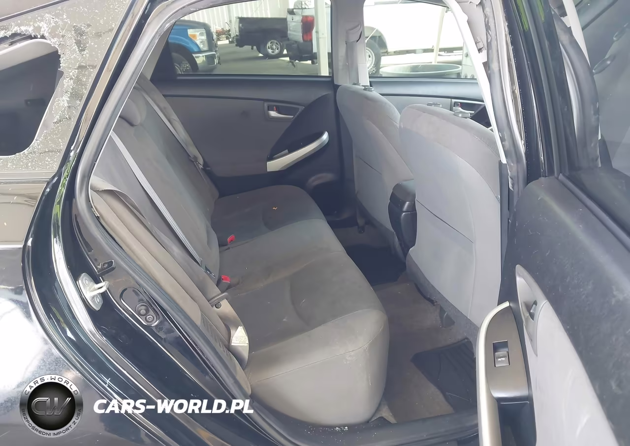 2015 Toyota Prius Two VIN:JTDKN3DU9F0411172 - 8