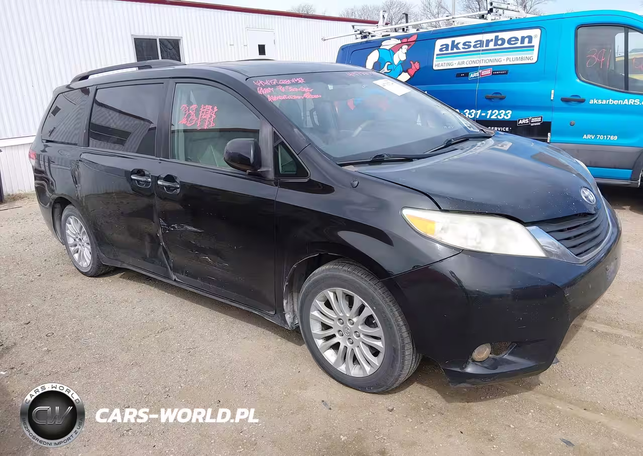 2014 Toyota Sienna Xle V6 8 Passenger