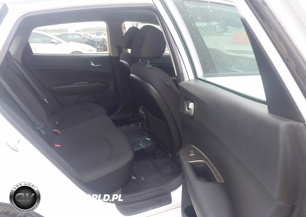 2019 Kia Optima Lx VIN:5XXGT4L34KG348047 - 8