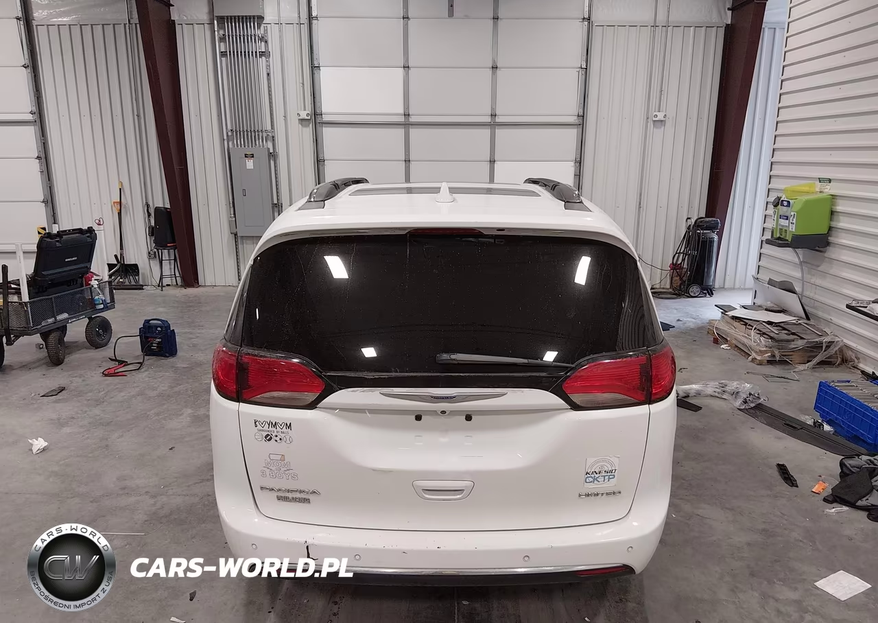 2020 Chrysler Pacifica Limited VIN:2C4RC1GG0LR117160 - 17
