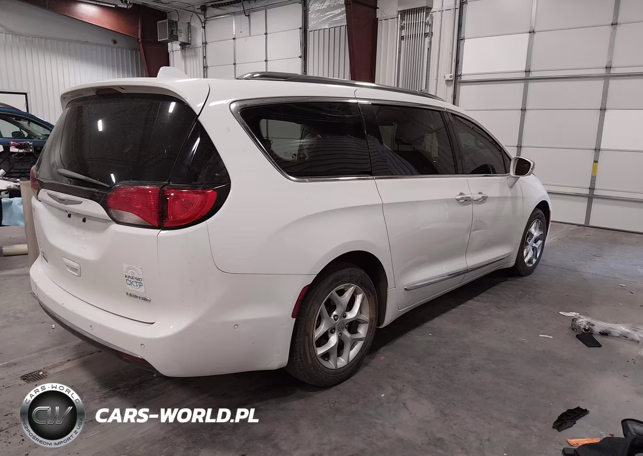 2020 Chrysler Pacifica Limited VIN:2C4RC1GG0LR117160 - 4