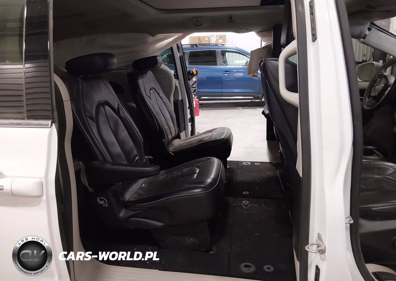2020 Chrysler Pacifica Limited VIN:2C4RC1GG0LR117160 - 8