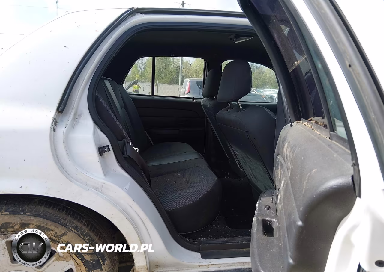 2008 Ford Crown Victoria Police-Police Interceptor VIN:2FAHP71V88X161765 - 8