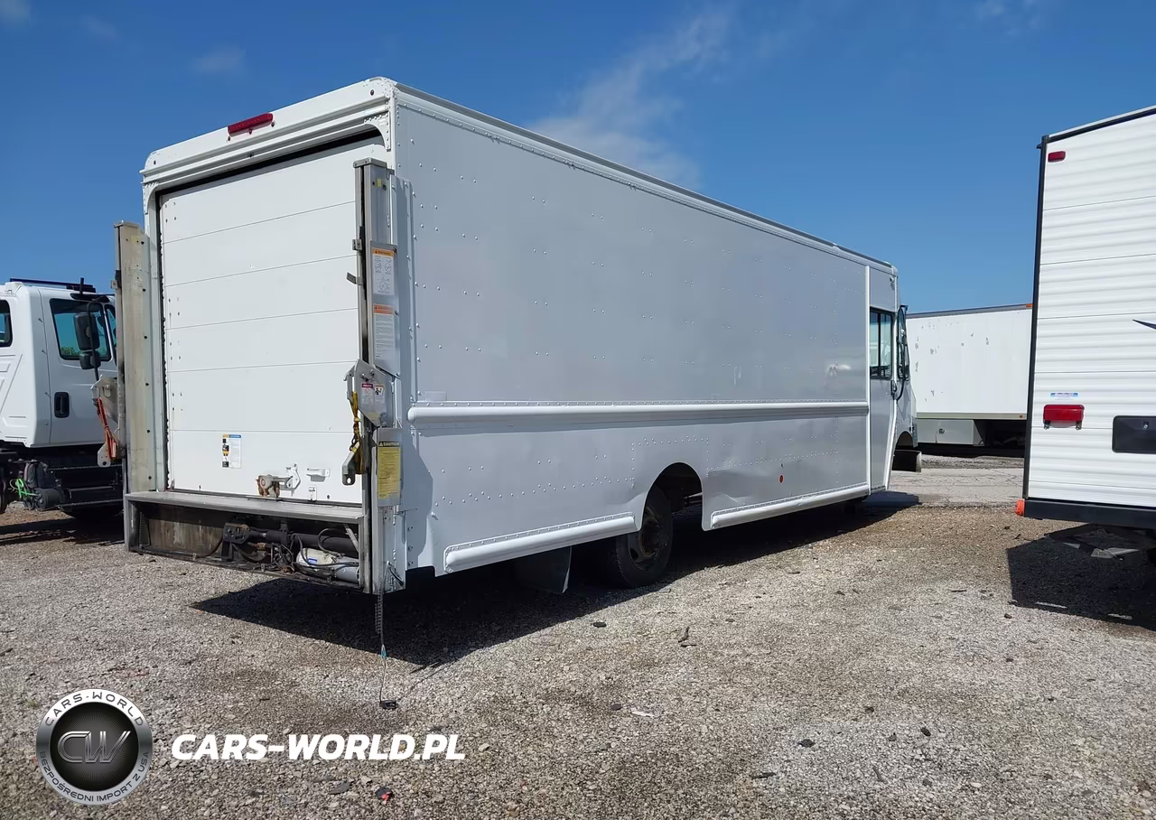 2015 Ford F-59 Commercial Stripped VIN:1F66F5KY6F0A04672 - 4