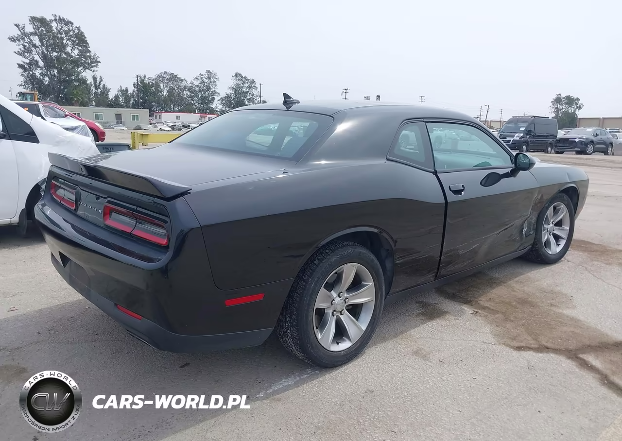 2018 Dodge Challenger Sxt VIN:2C3CDZAG4JH171899 - 4