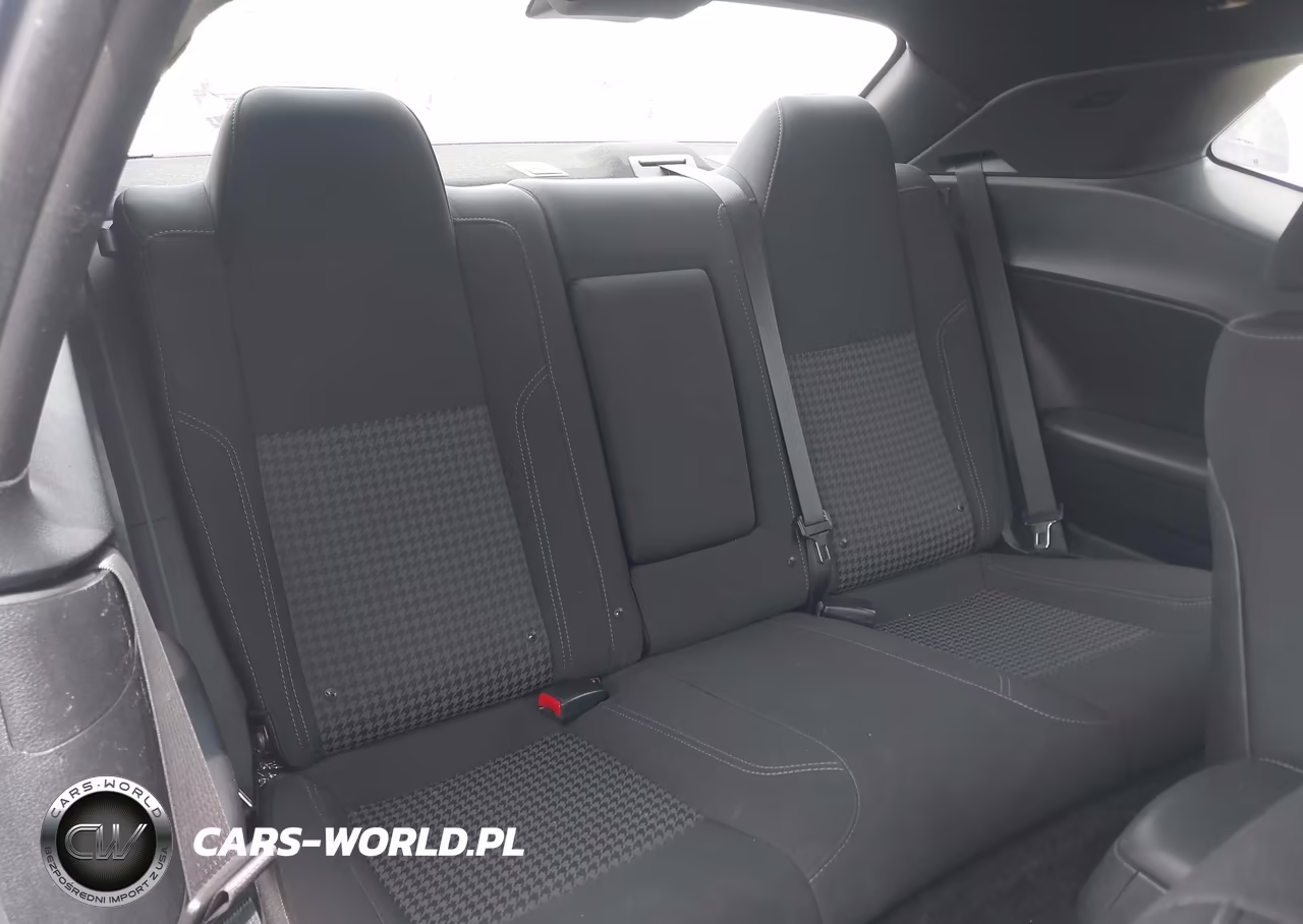 2018 Dodge Challenger Sxt VIN:2C3CDZAG4JH171899 - 8
