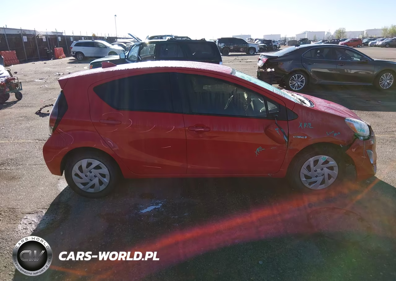 2016 Toyota Prius C One VIN:JTDKDTB3XG1131124 - 13