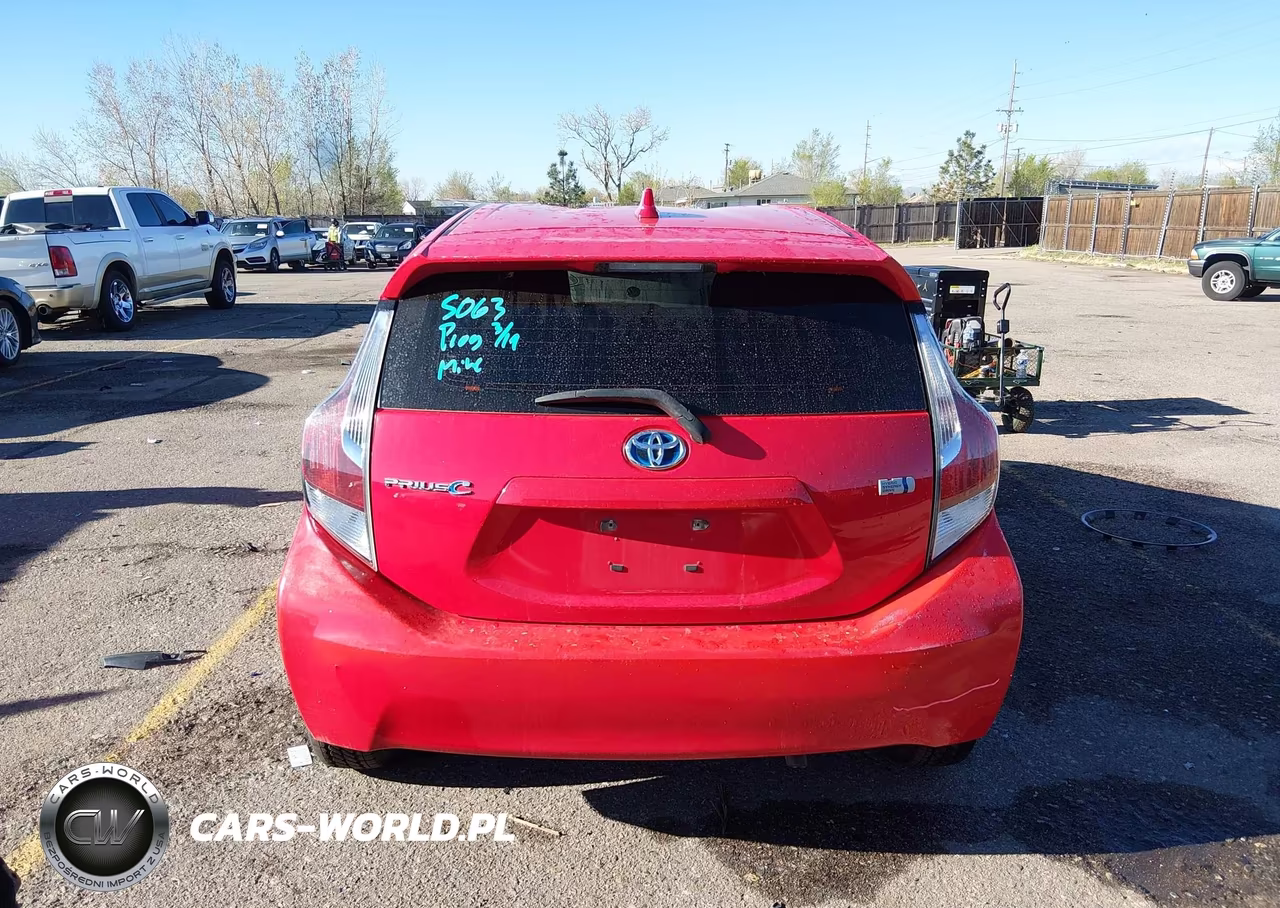 2016 Toyota Prius C One VIN:JTDKDTB3XG1131124 - 16